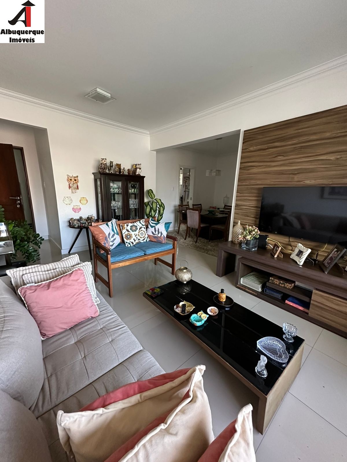 Apartamento à venda com 3 quartos, 140m² - Foto 1