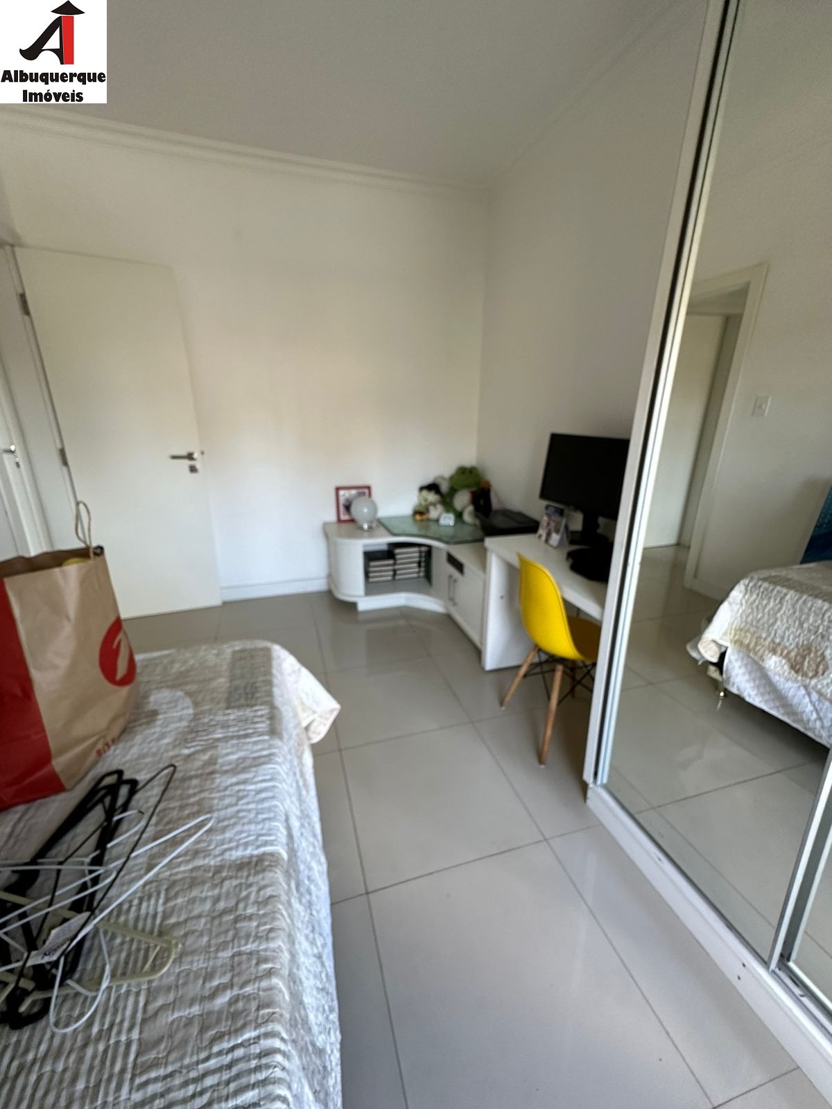 Apartamento à venda com 3 quartos, 140m² - Foto 10