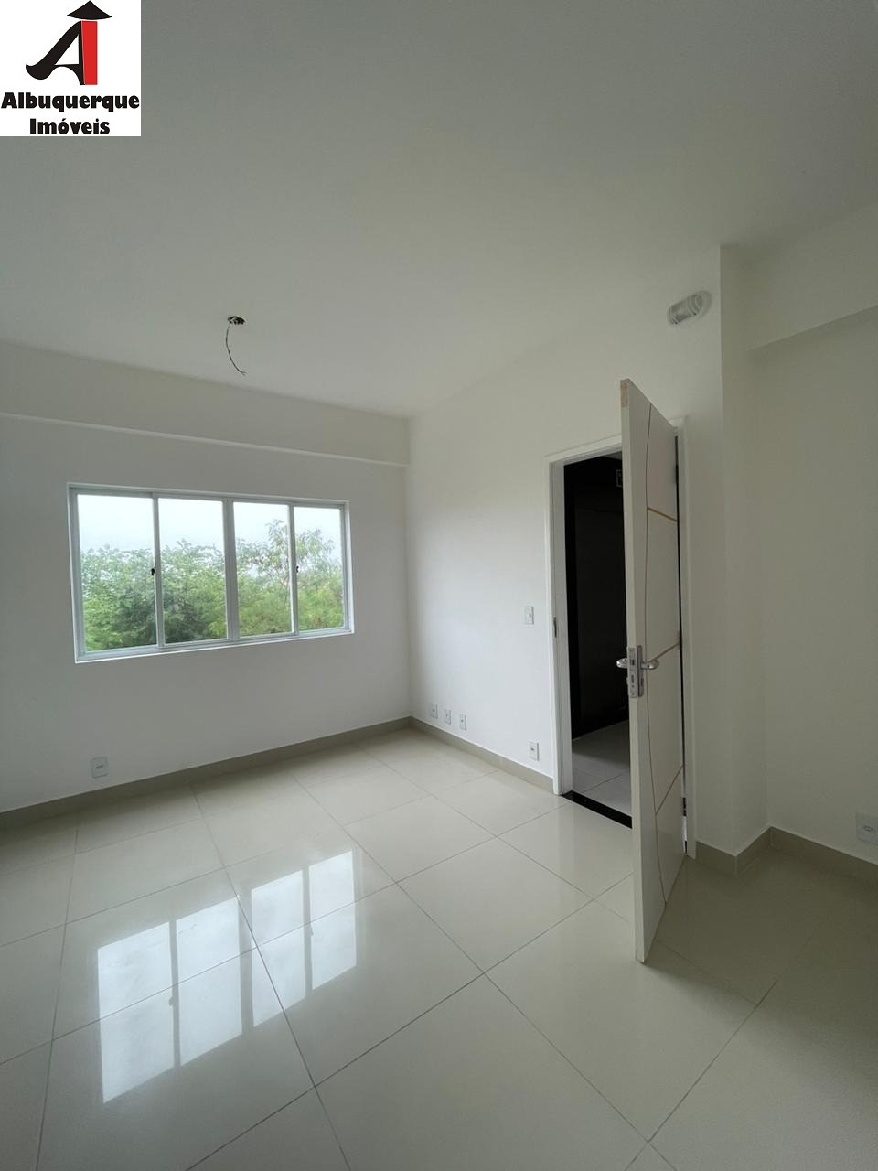 Apartamento à venda com 2 quartos, 89m² - Foto 2