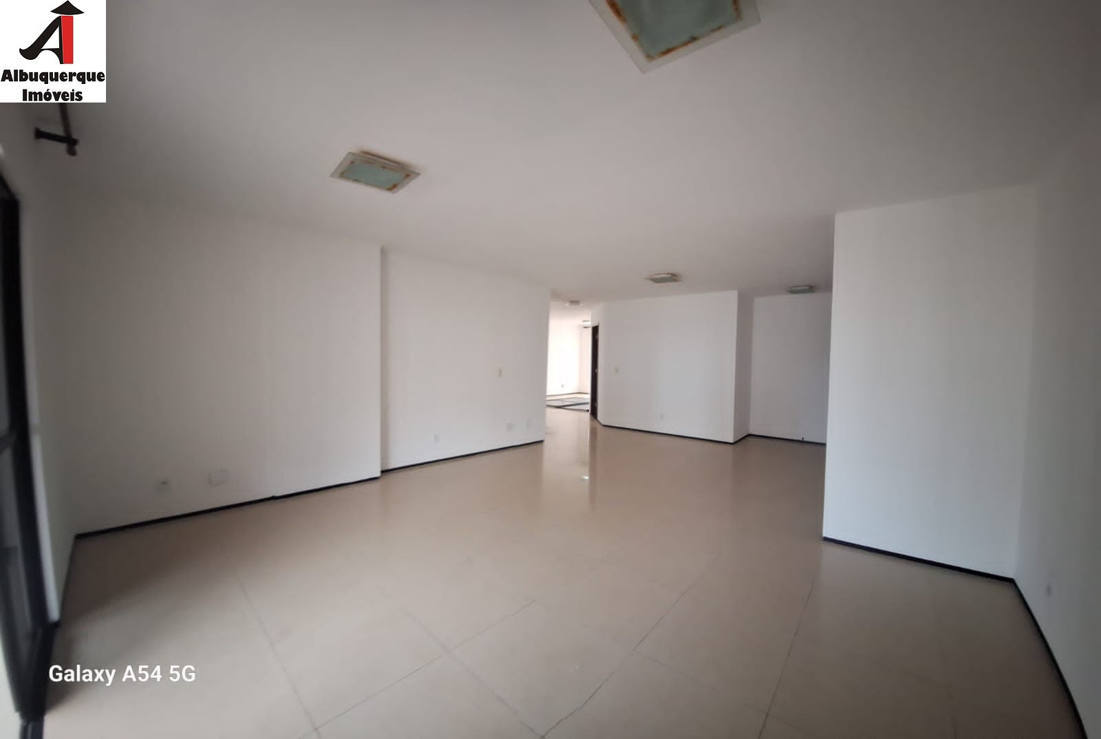 Apartamento à venda com 4 quartos, 220m² - Foto 5