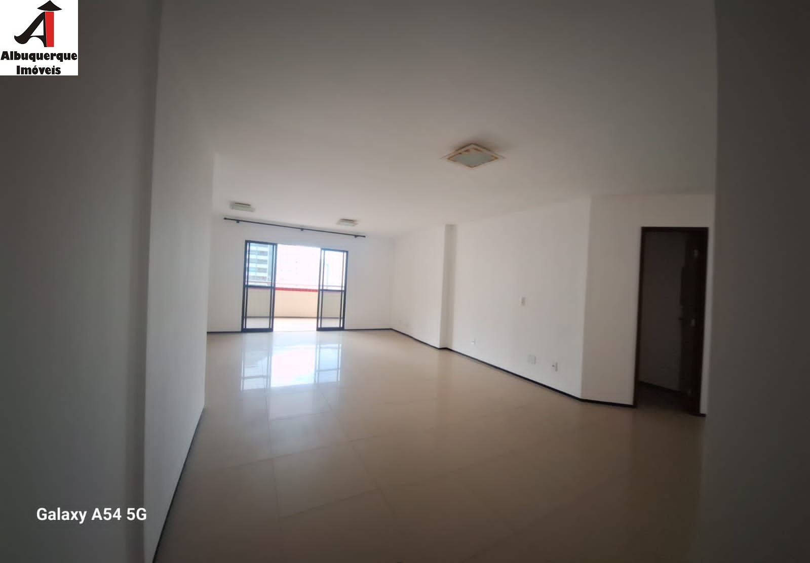 Apartamento à venda com 4 quartos, 220m² - Foto 9