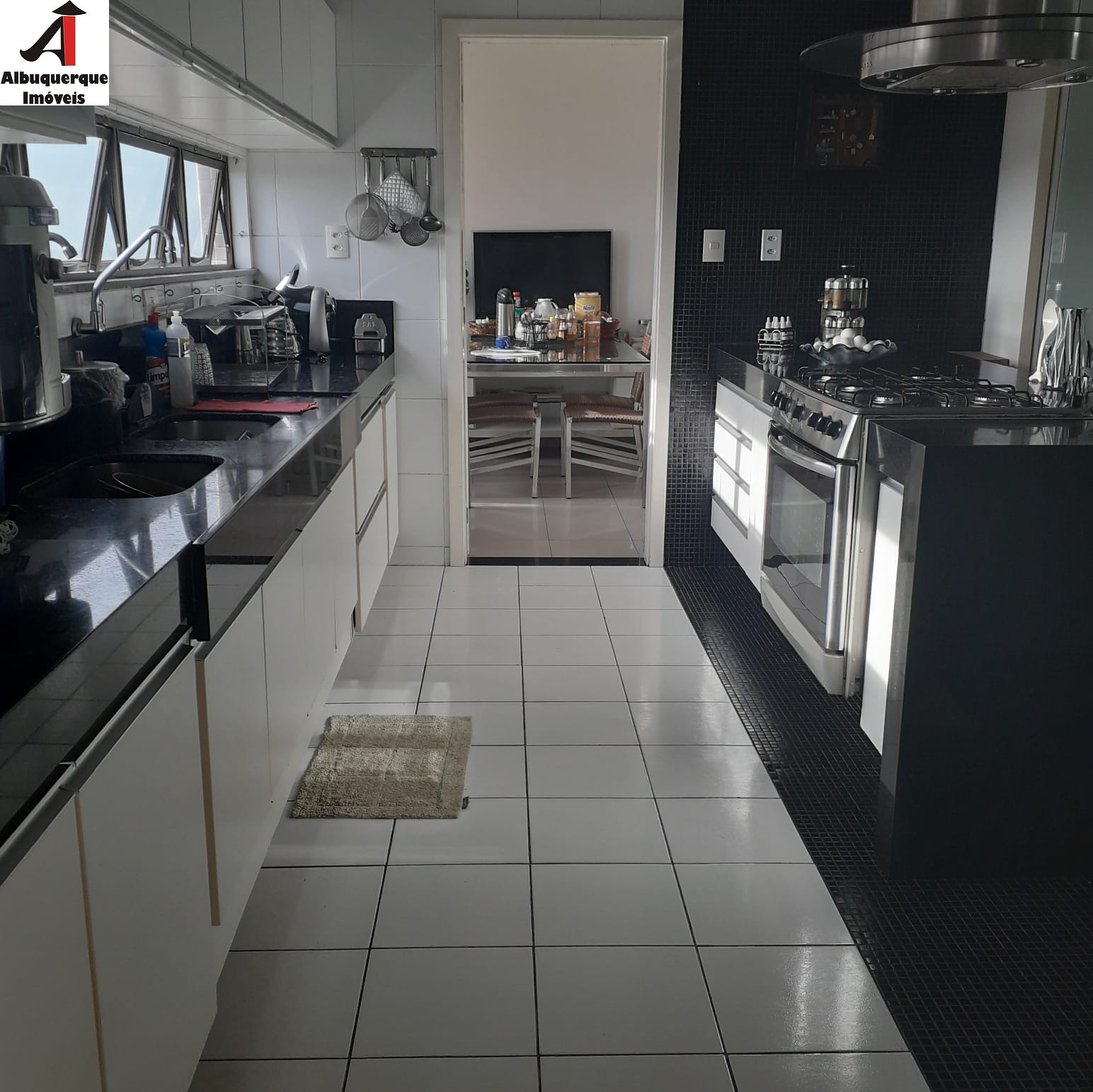 Apartamento à venda com 2 quartos, 300m² - Foto 4