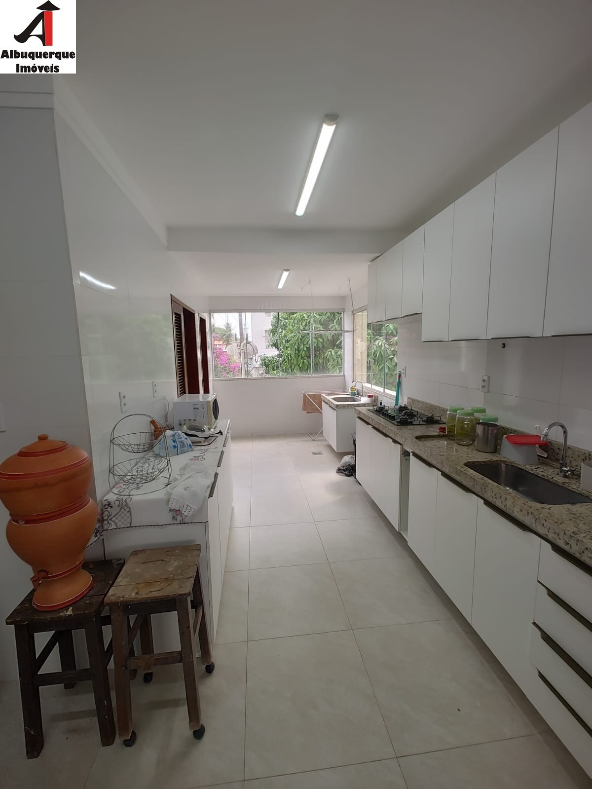 Apartamento à venda com 4 quartos, 200m² - Foto 9