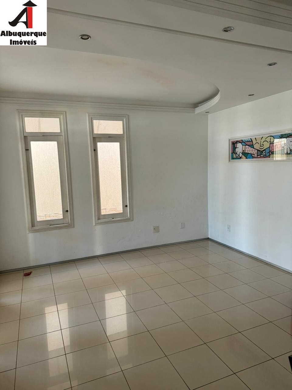 Casa à venda com 3 quartos, 300m² - Foto 2