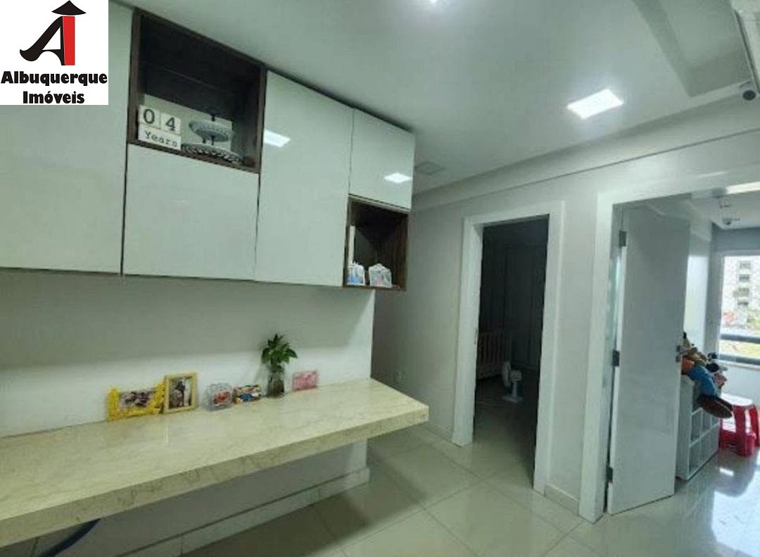 Apartamento à venda com 3 quartos, 180m² - Foto 5