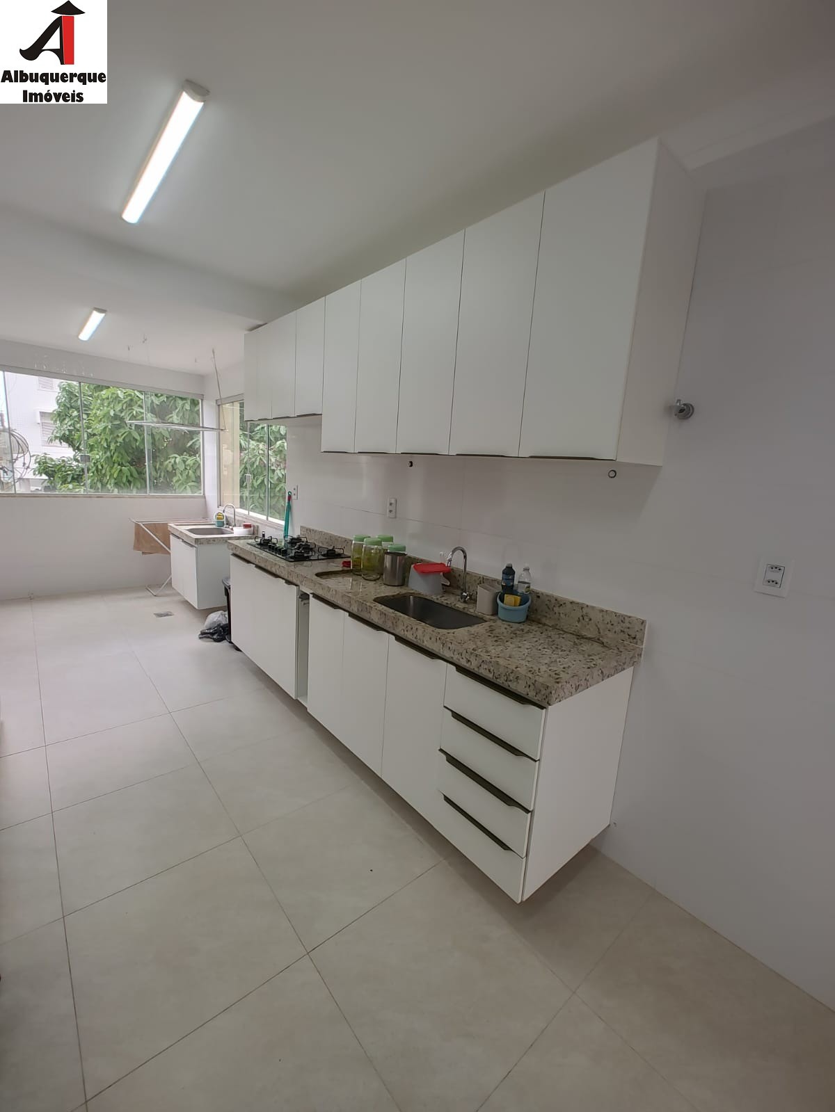 Apartamento à venda com 4 quartos, 200m² - Foto 8