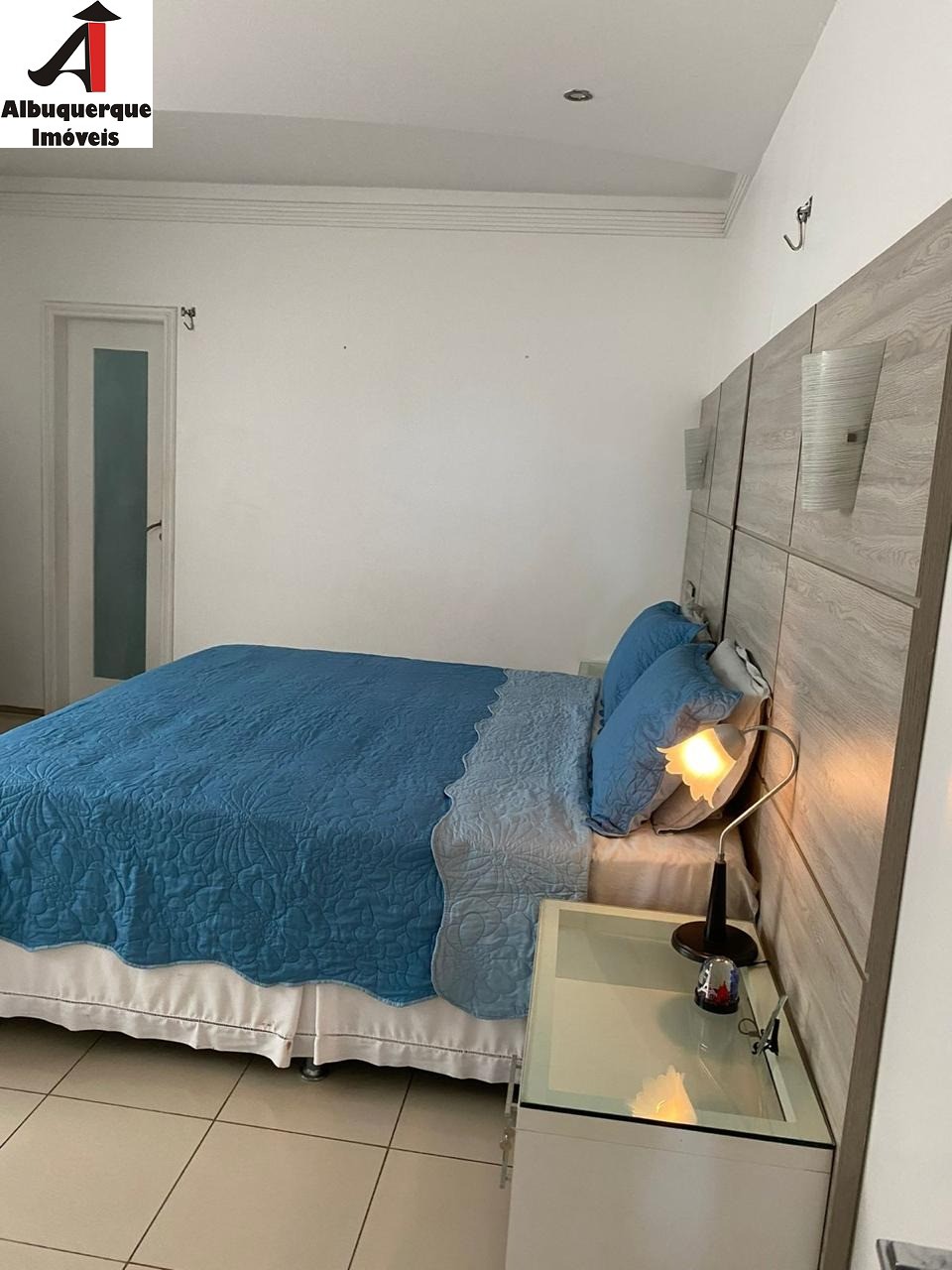 Casa à venda com 3 quartos, 300m² - Foto 18