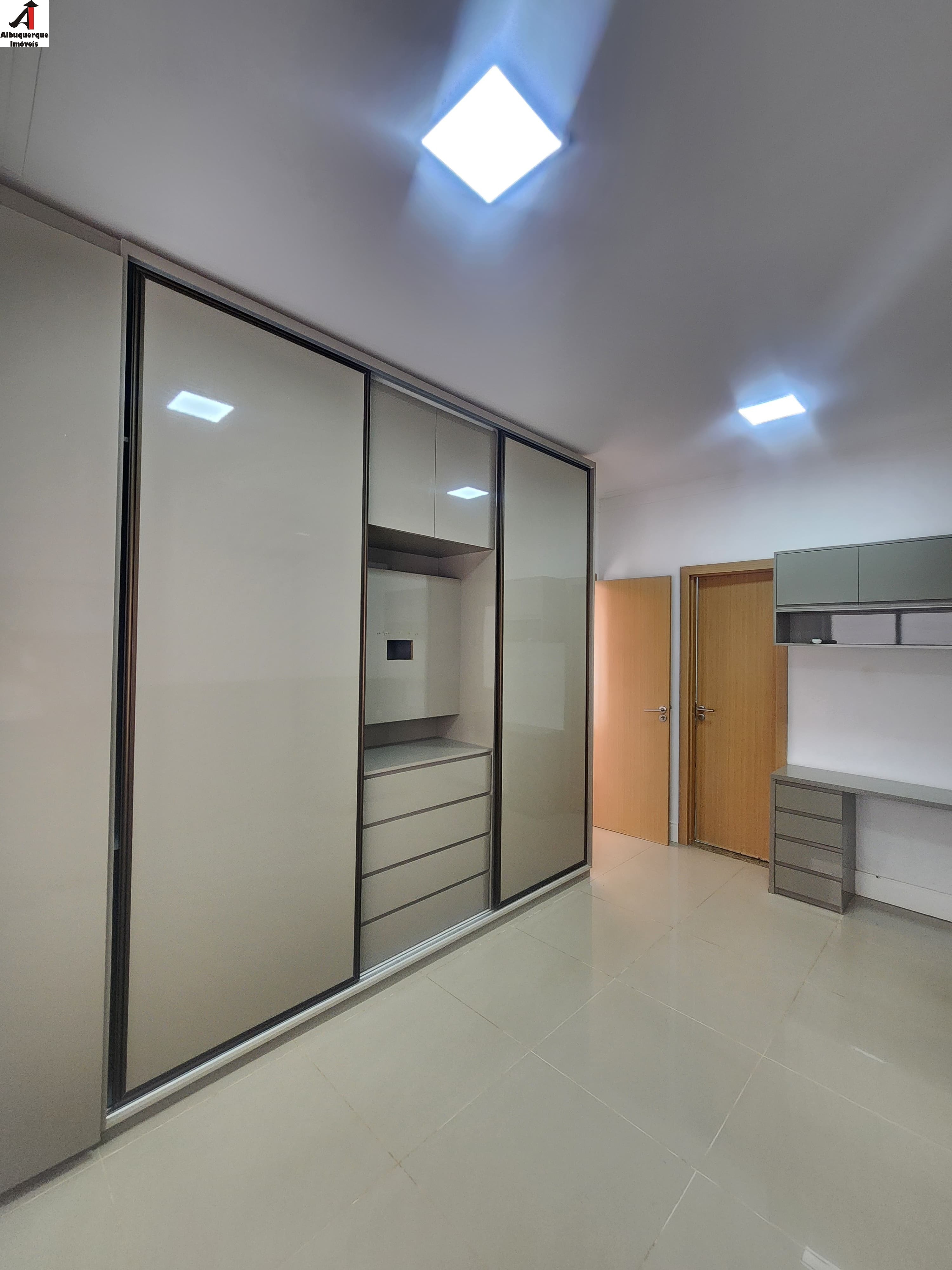 Casa à venda com 4 quartos, 235m² - Foto 13