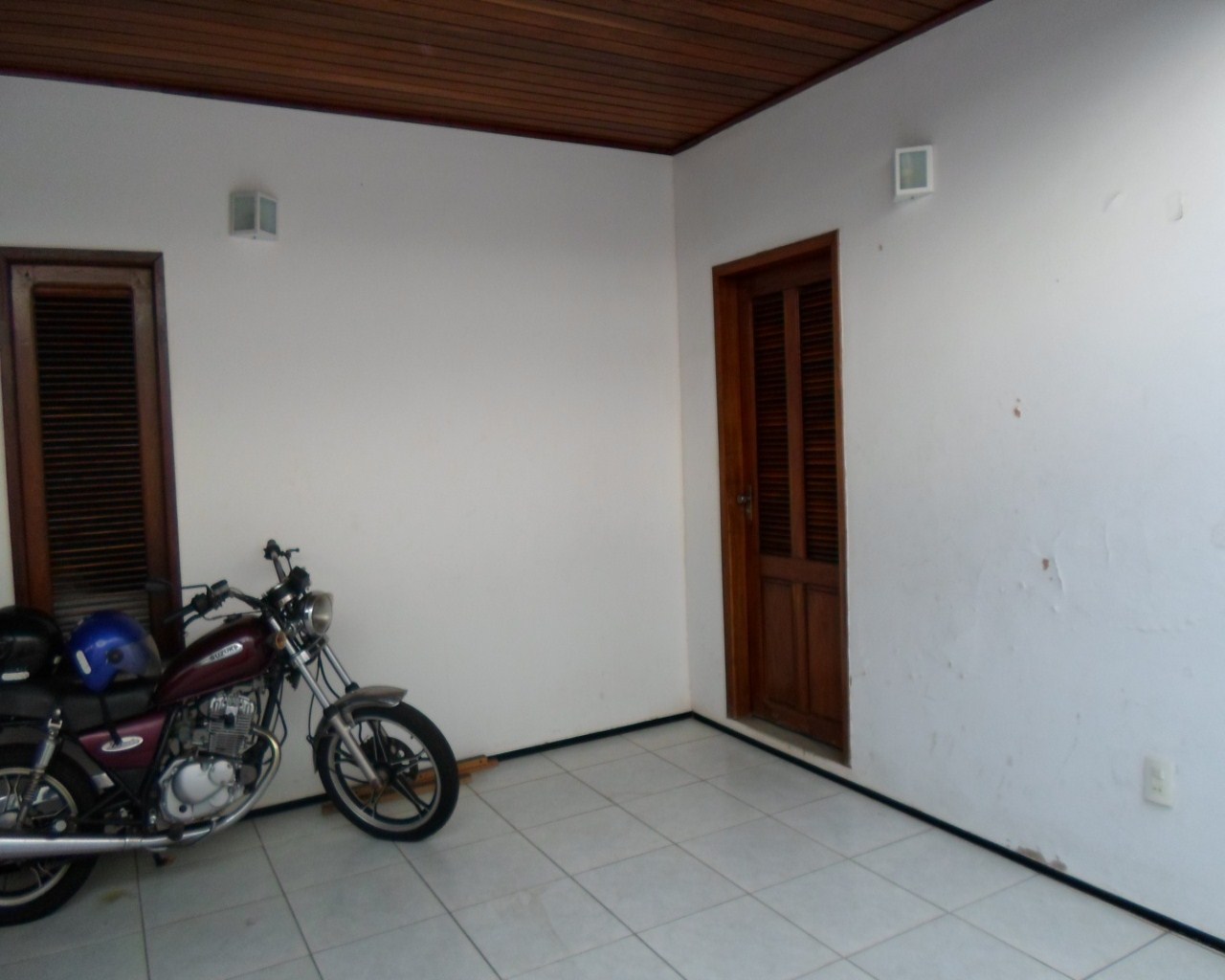 Casa à venda com 3 quartos, 380m² - Foto 2