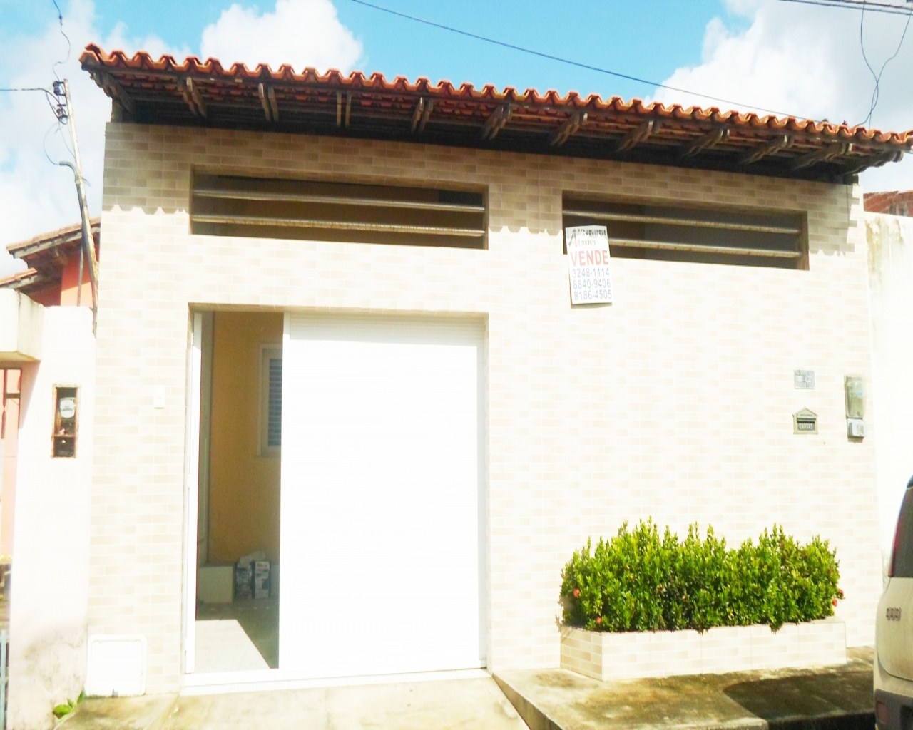 Casa à venda com 2 quartos, 120m² - Foto 1