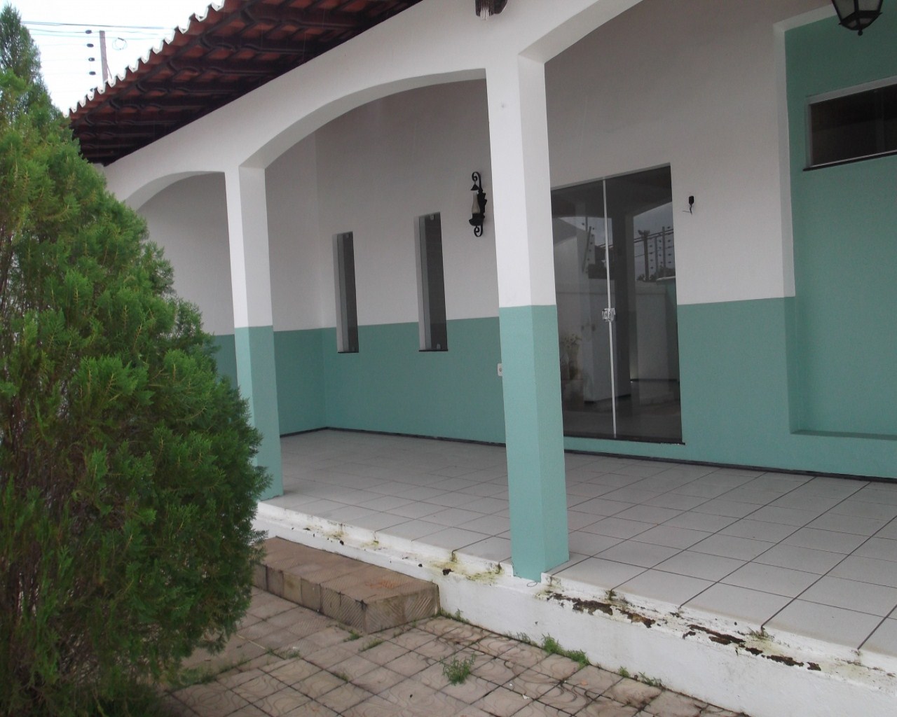 Casa à venda com 3 quartos, 250m² - Foto 1