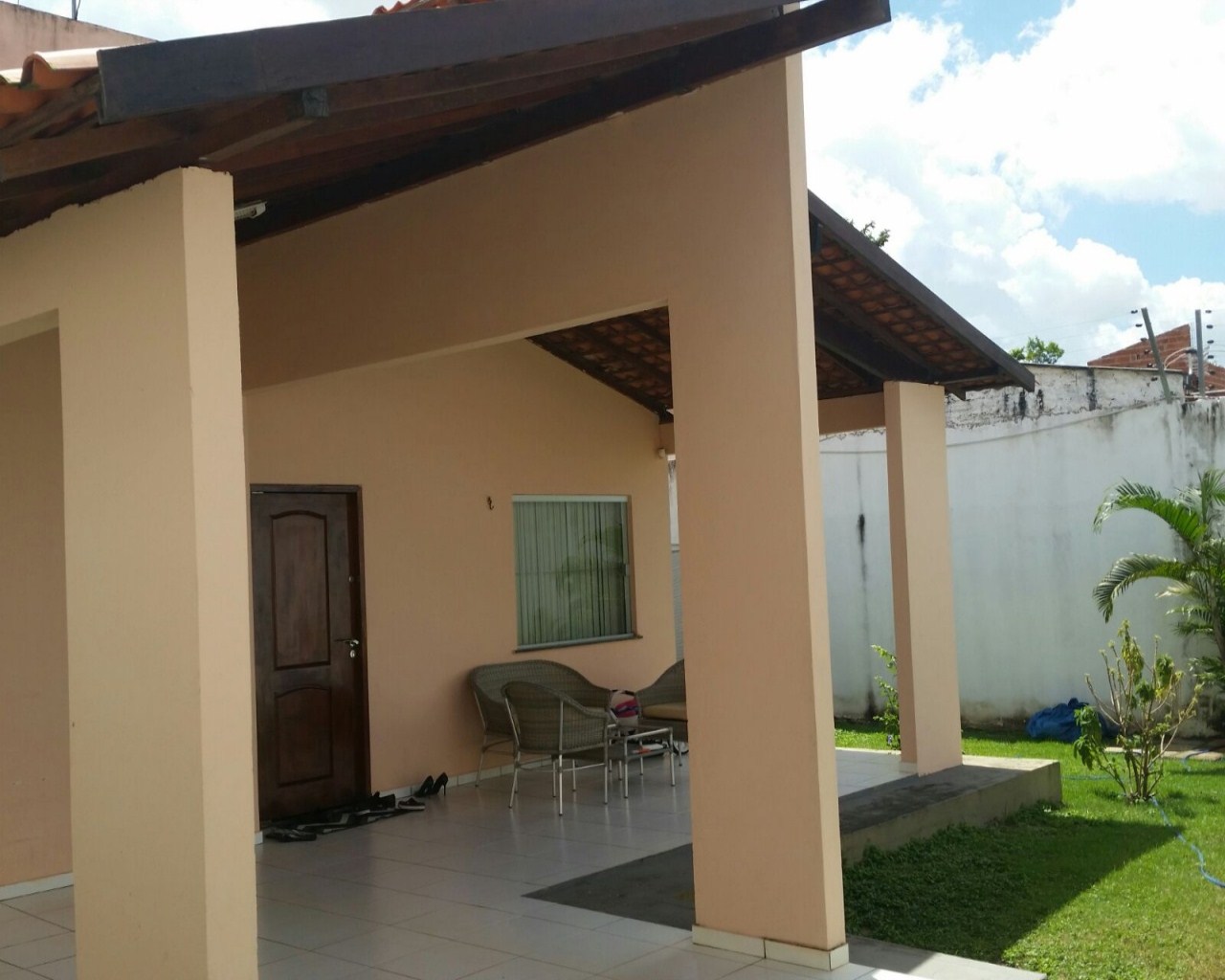 Casa à venda com 5 quartos, 200m² - Foto 1