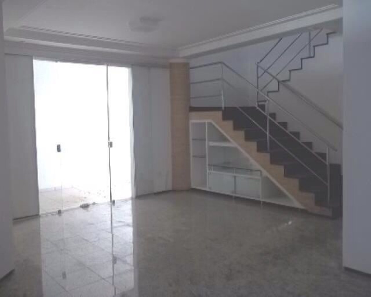 Casa para alugar com 4 quartos, 270m² - Foto 4