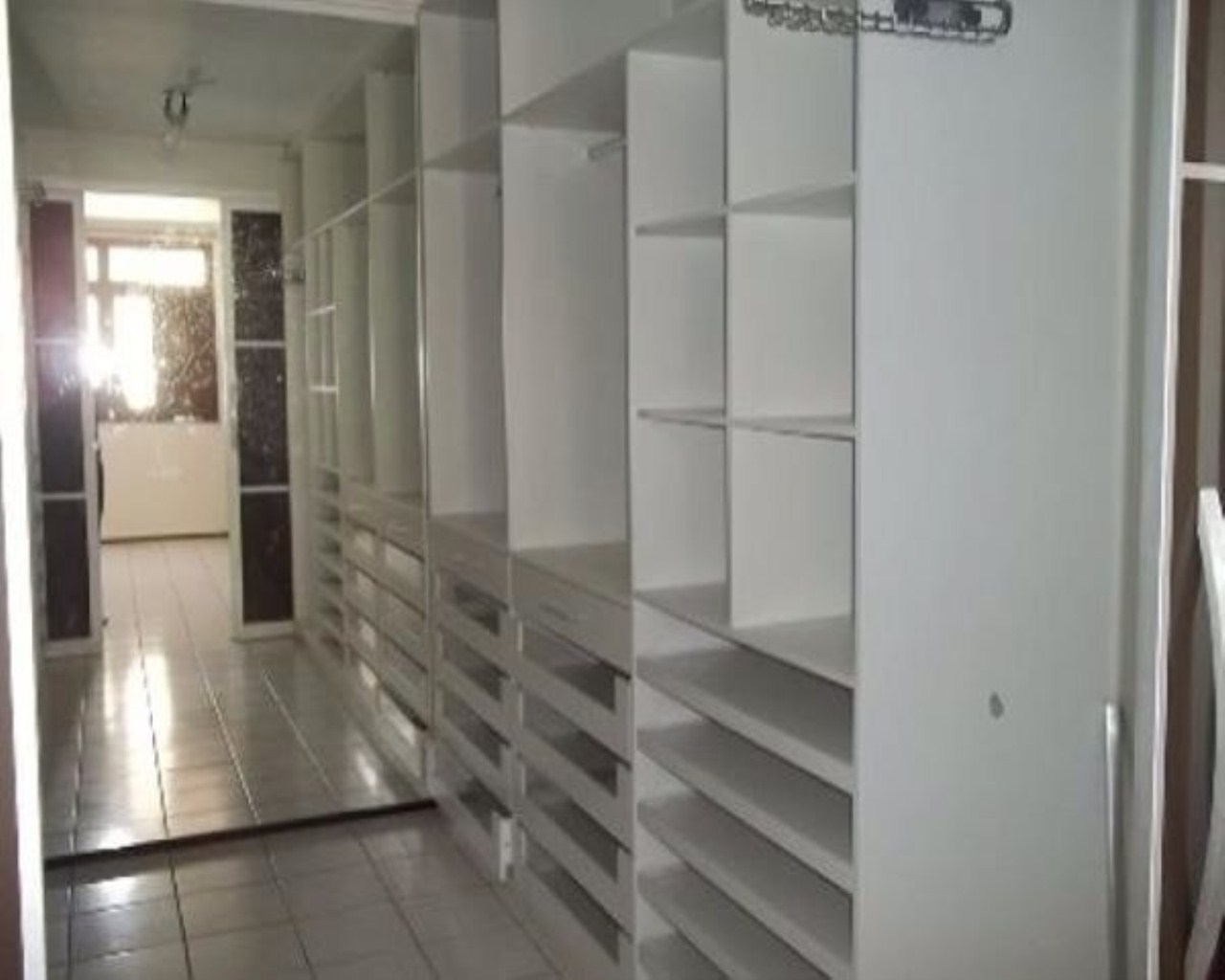 Casa para alugar com 4 quartos, 270m² - Foto 8