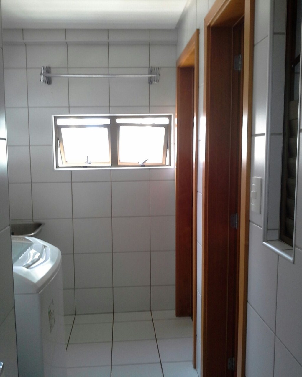 Apartamento à venda com 2 quartos, 75m² - Foto 3