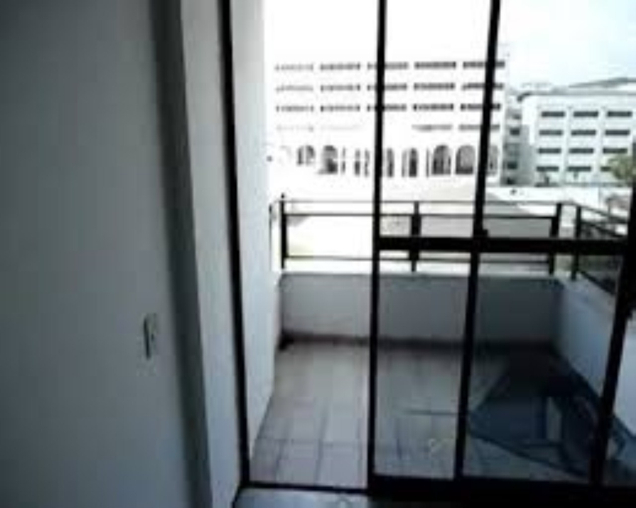 Apartamento para alugar com 3 quartos, 140m² - Foto 2