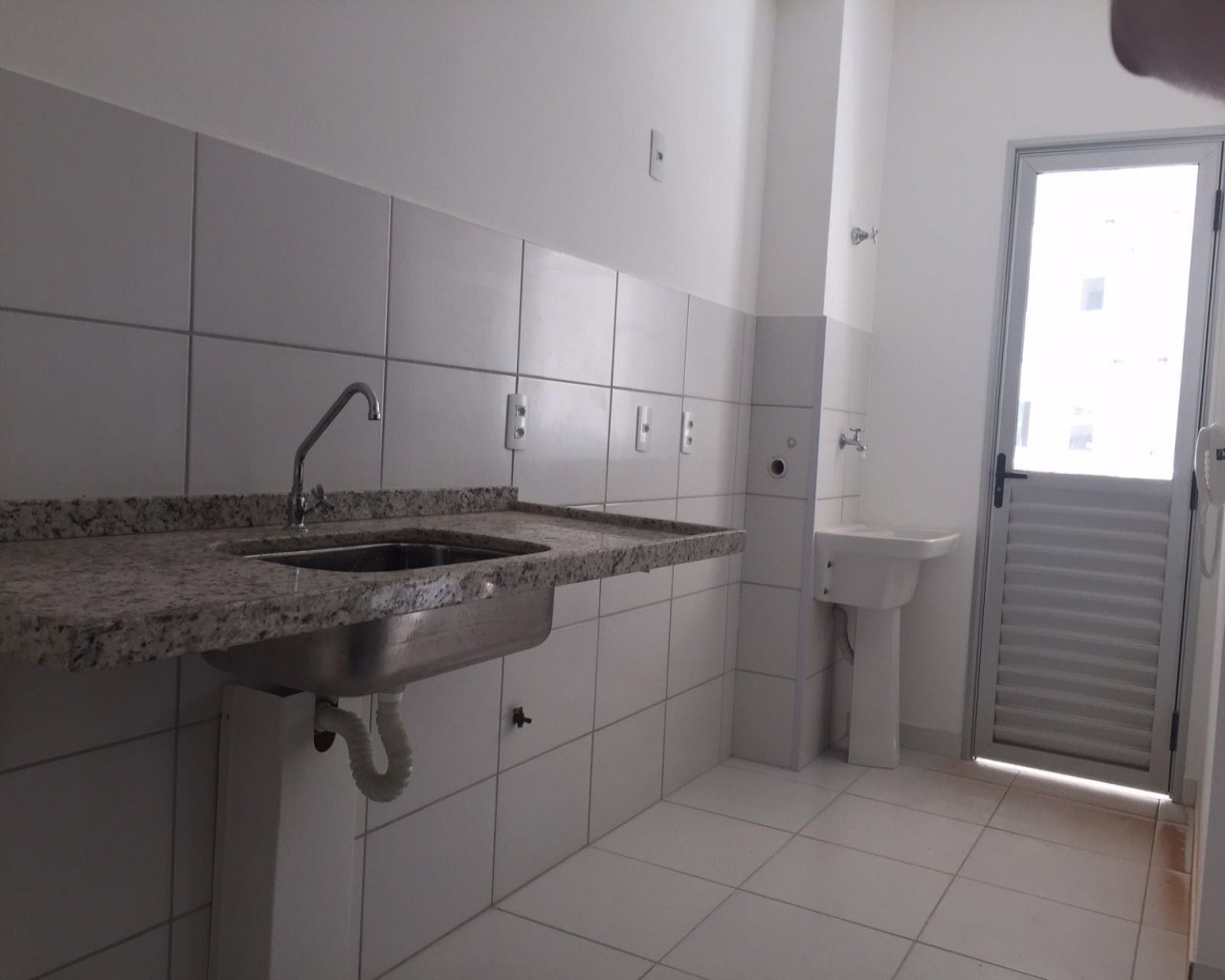 Apartamento à venda com 3 quartos, 68m² - Foto 3