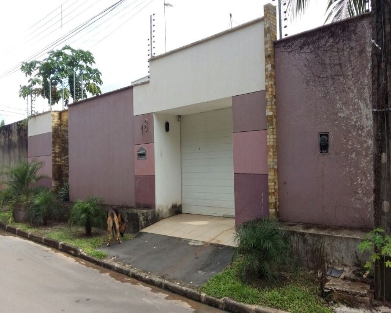 Casa à venda com 3 quartos, 300m² - Foto 1