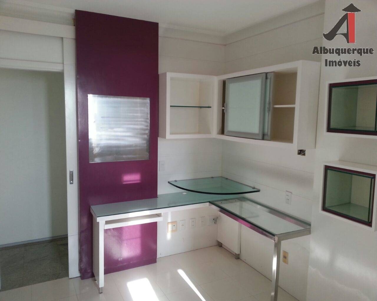 Apartamento para alugar com 3 quartos, 160m² - Foto 2