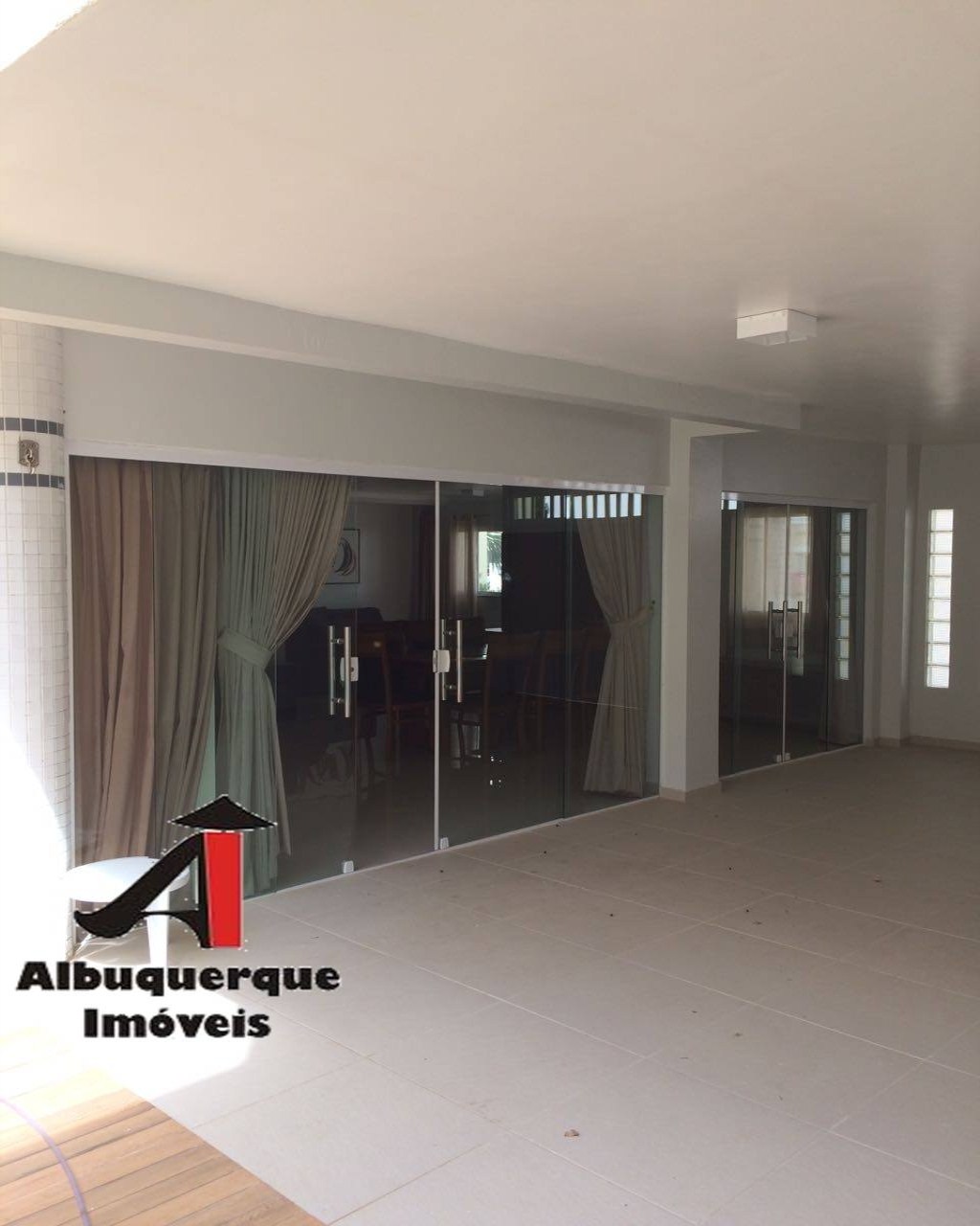 Casa à venda com 3 quartos, 1m² - Foto 4