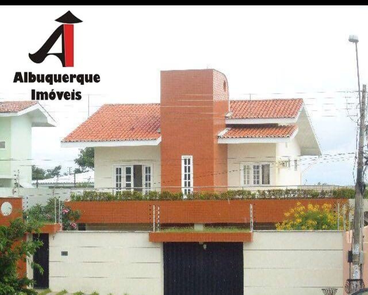 Casa à venda com 4 quartos, 880m² - Foto 1