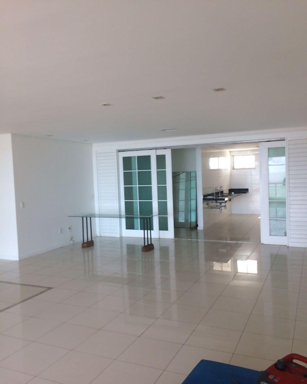 Apartamento à venda com 4 quartos, 200m² - Foto 2