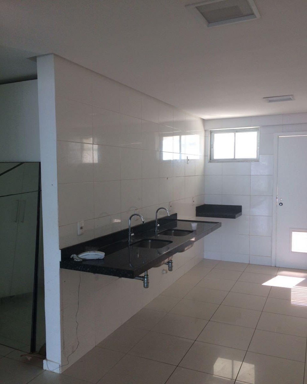 Apartamento à venda com 4 quartos, 200m² - Foto 4