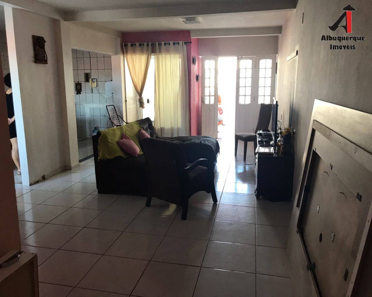 Casa à venda com 4 quartos, 170m² - Foto 3