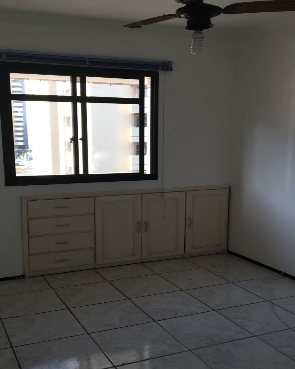 Apartamento para alugar com 2 quartos, 96m² - Foto 4