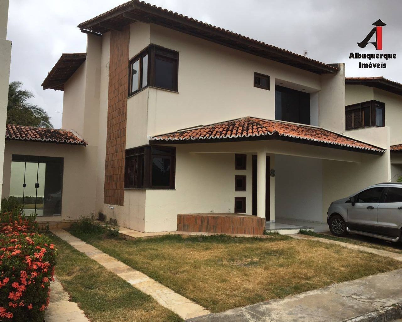 Casa para alugar com 4 quartos, 400m² - Foto 2