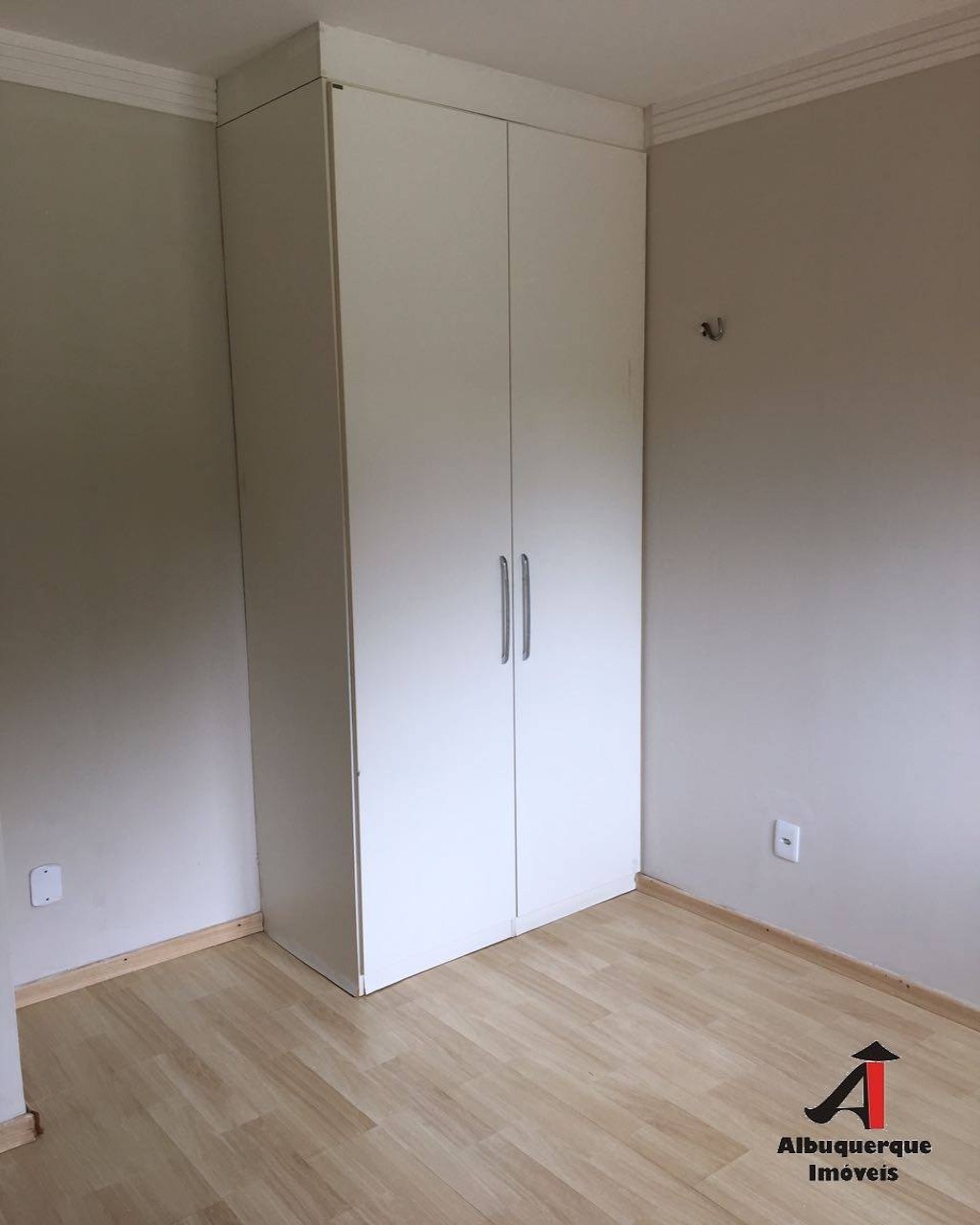 Casa para alugar com 4 quartos, 400m² - Foto 8