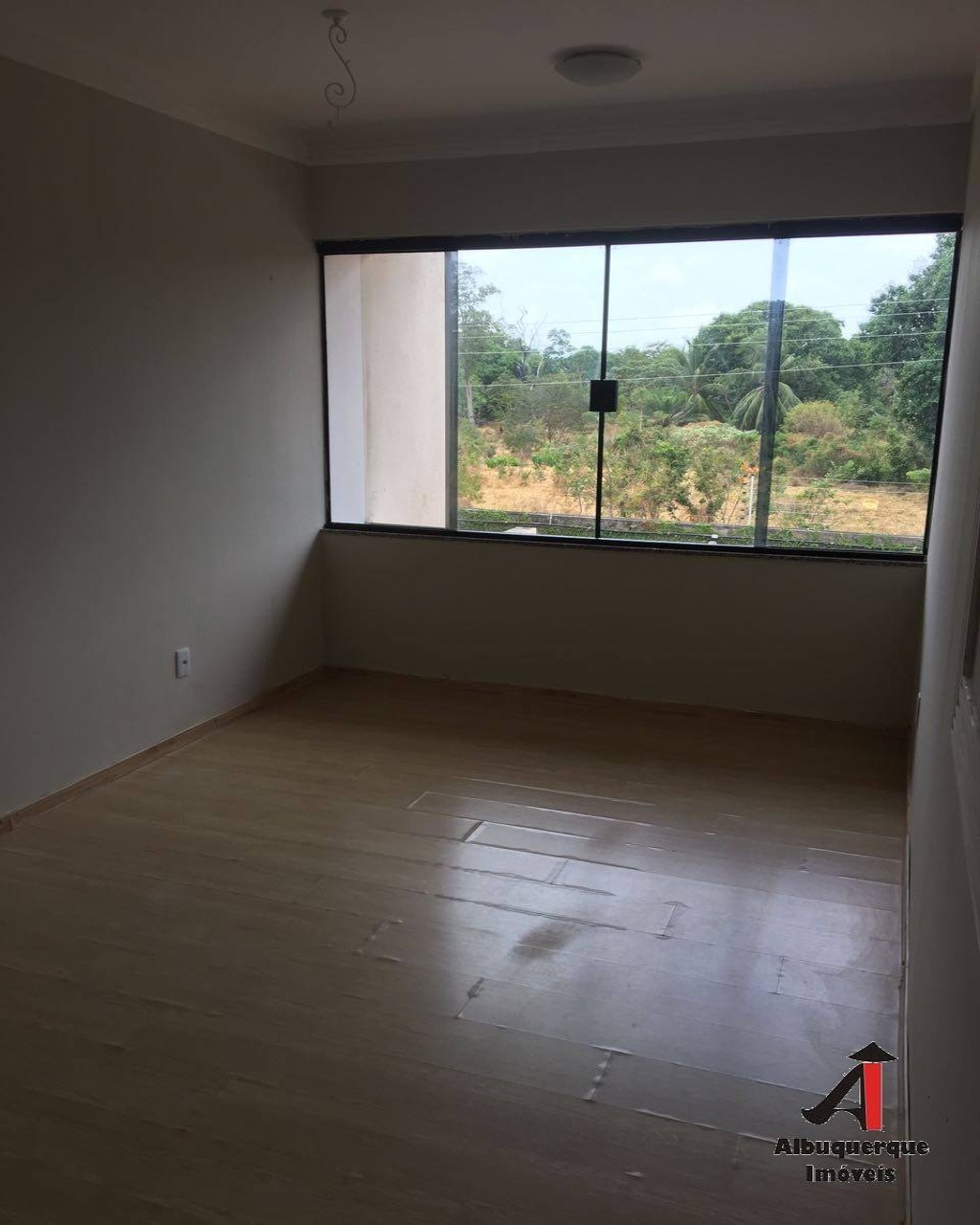 Casa para alugar com 4 quartos, 400m² - Foto 13