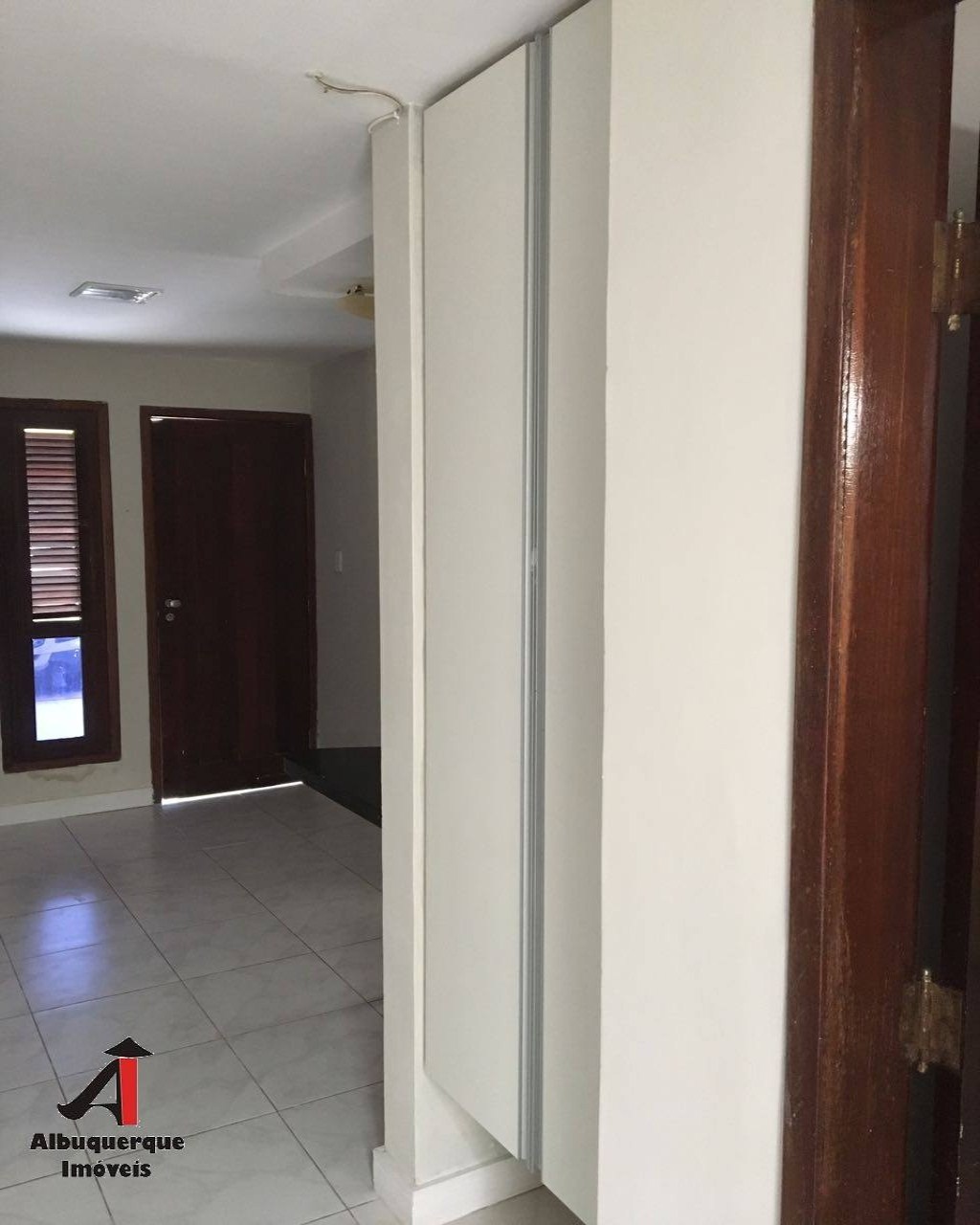 Casa para alugar com 4 quartos, 400m² - Foto 15