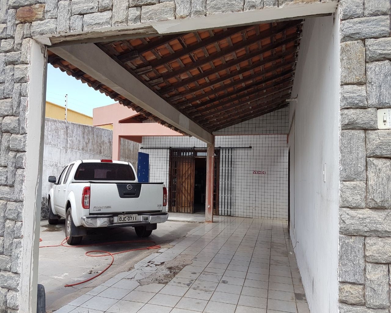 Casa para alugar com 4 quartos, 700m² - Foto 2