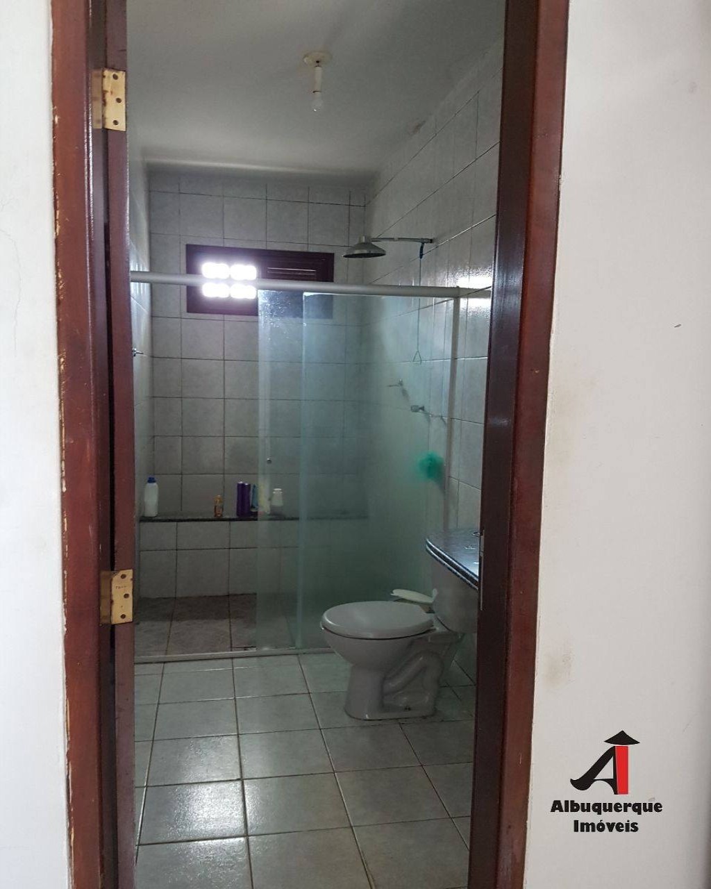 Casa para alugar com 4 quartos, 700m² - Foto 11