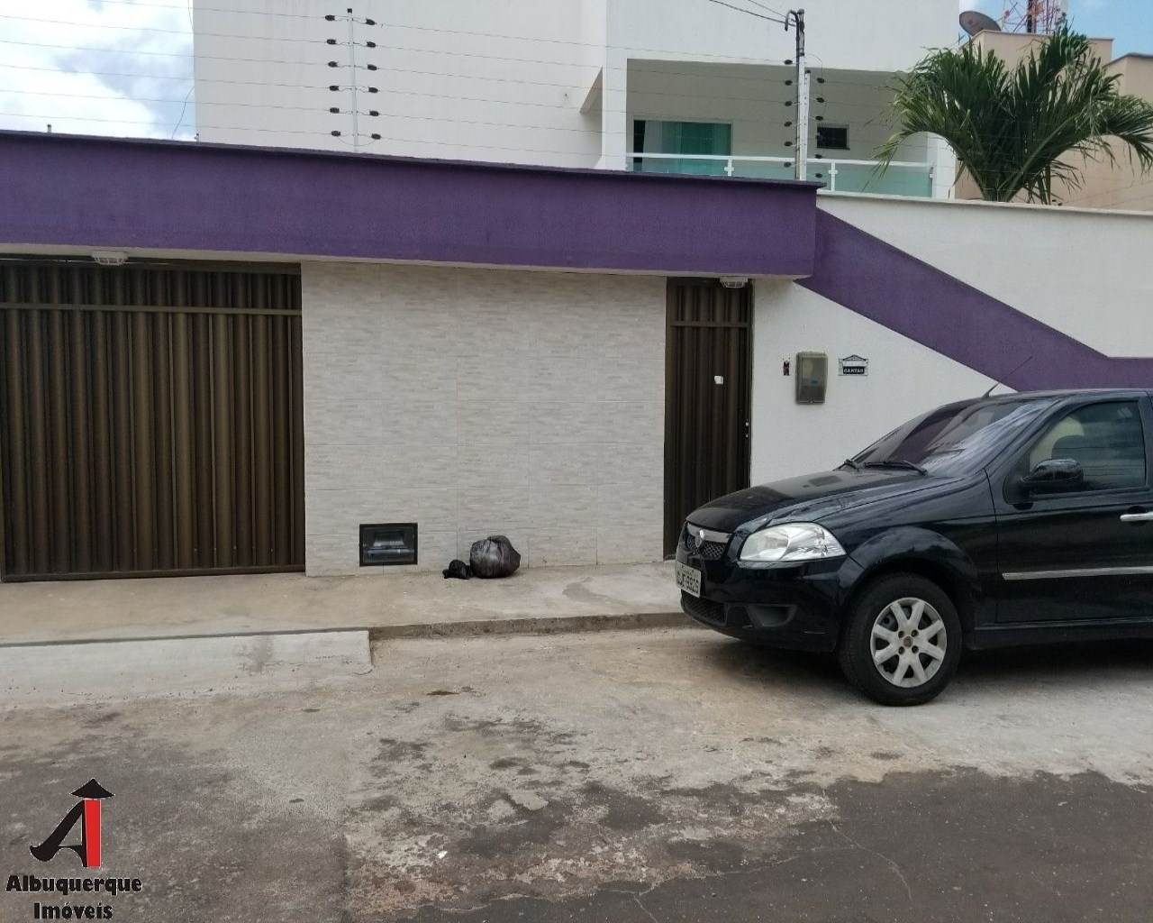 Casa à venda com 3 quartos, 360m² - Foto 2