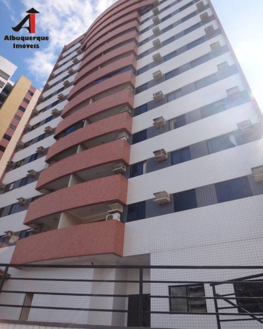 Apartamento para alugar com 3 quartos, 95m² - Foto 1