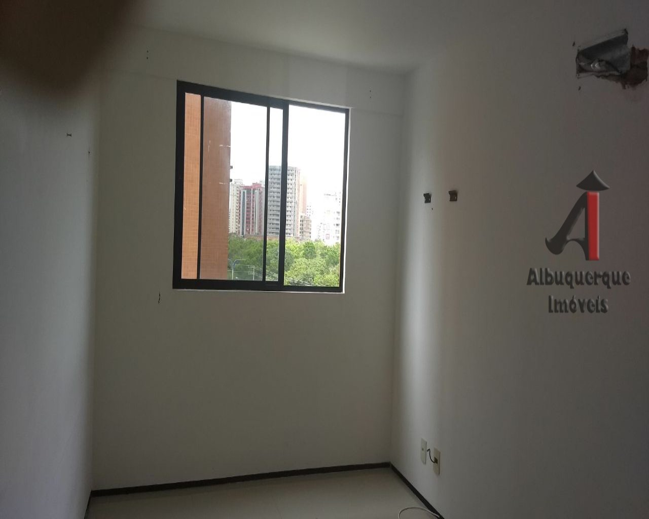 Apartamento à venda com 2 quartos, 110m² - Foto 2