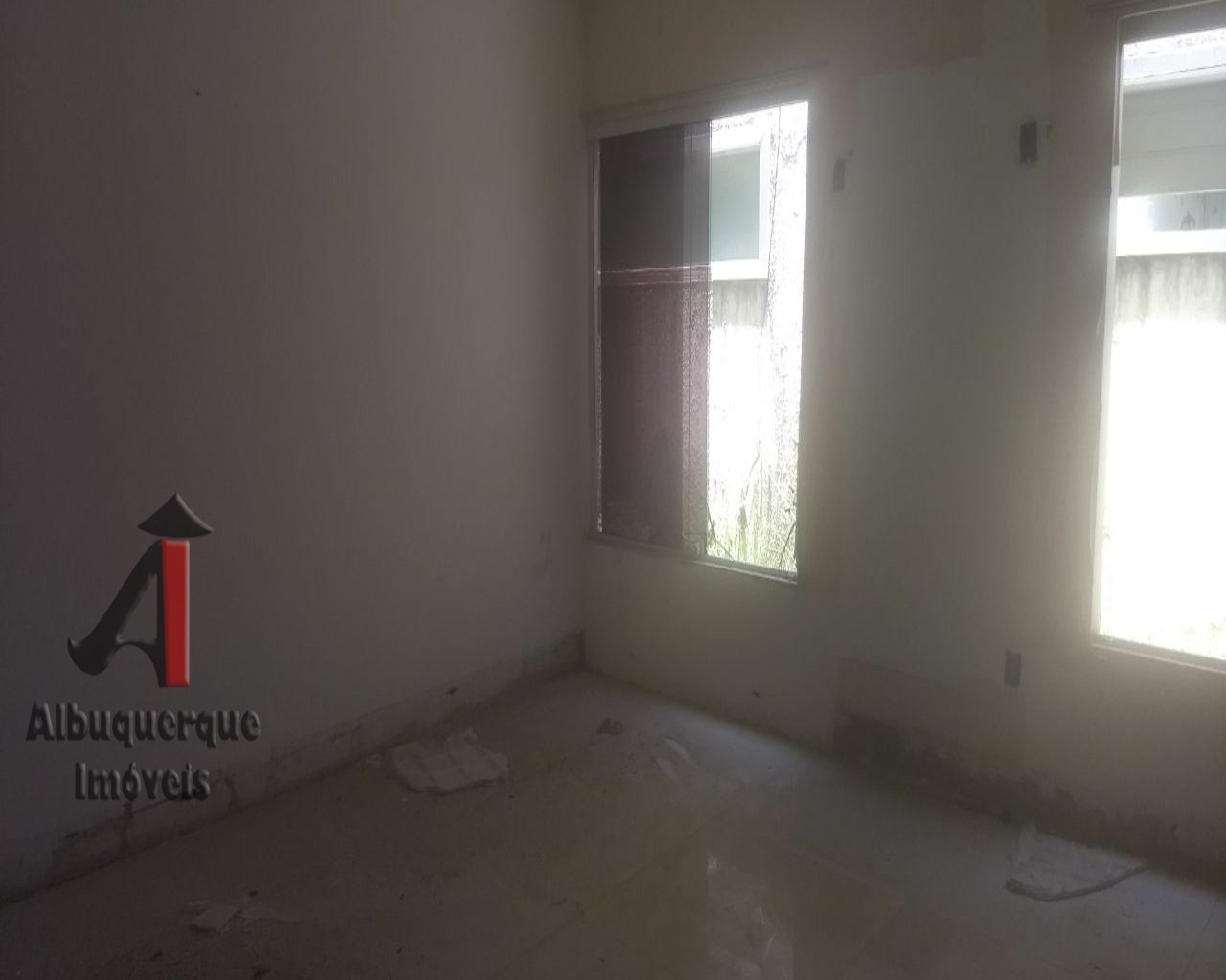 Casa à venda e aluguel com 4 quartos, 800m² - Foto 2