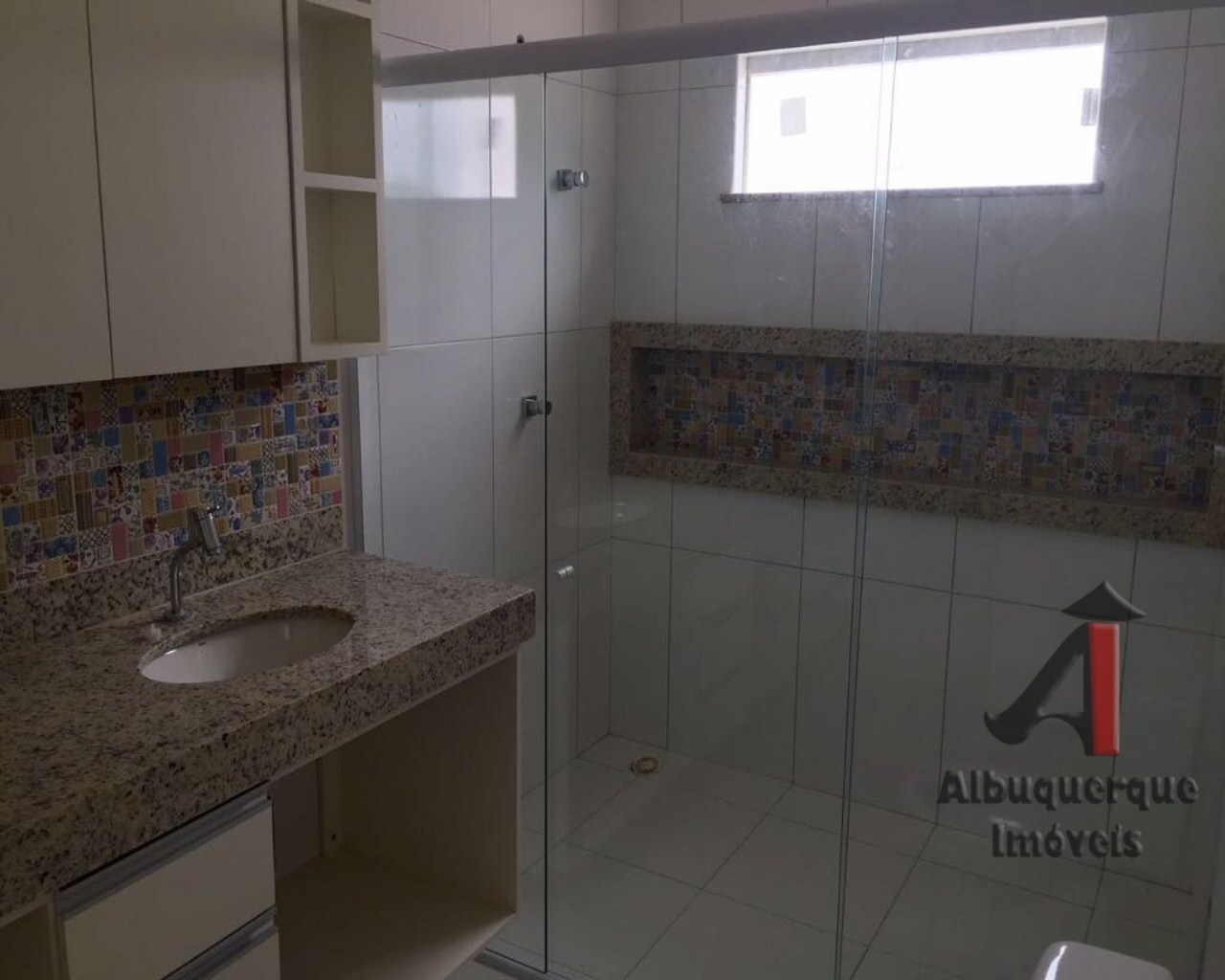 Casa à venda com 3 quartos, 250m² - Foto 2