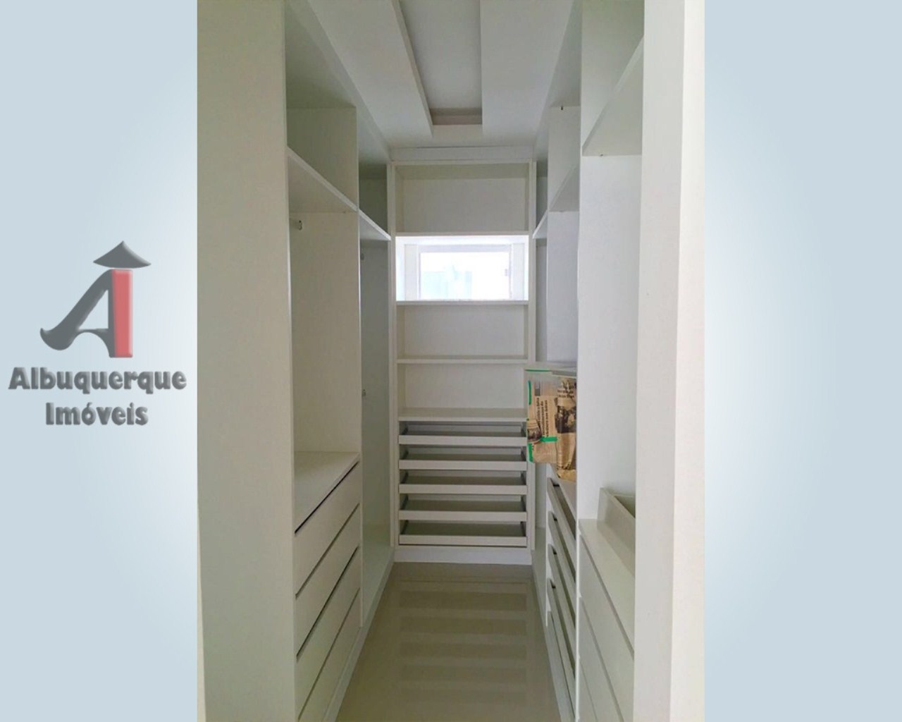 Casa à venda com 3 quartos, 250m² - Foto 8