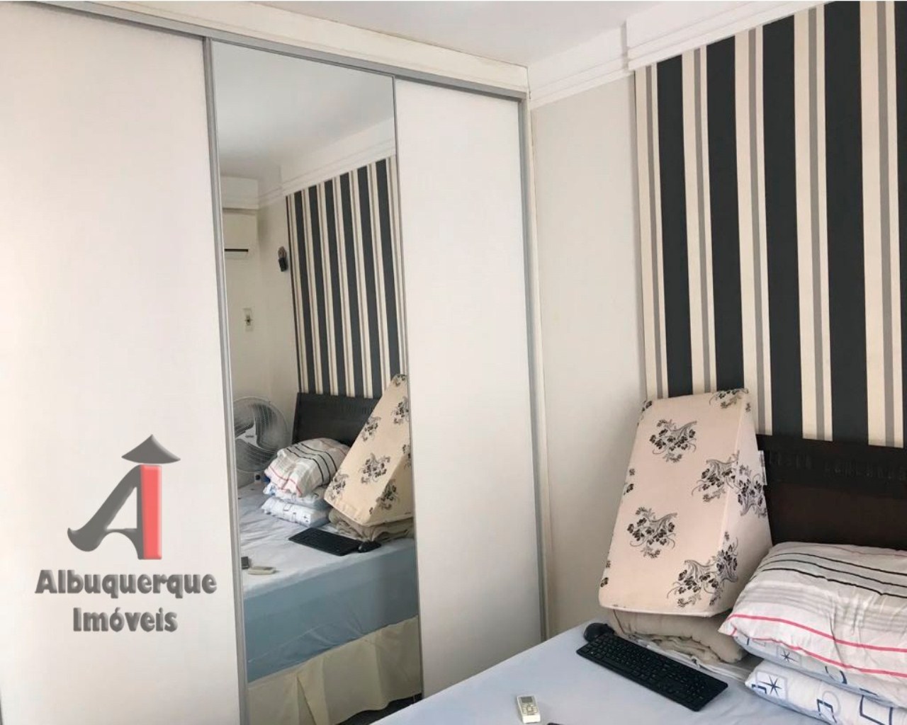 Apartamento à venda com 2 quartos, 88m² - Foto 2