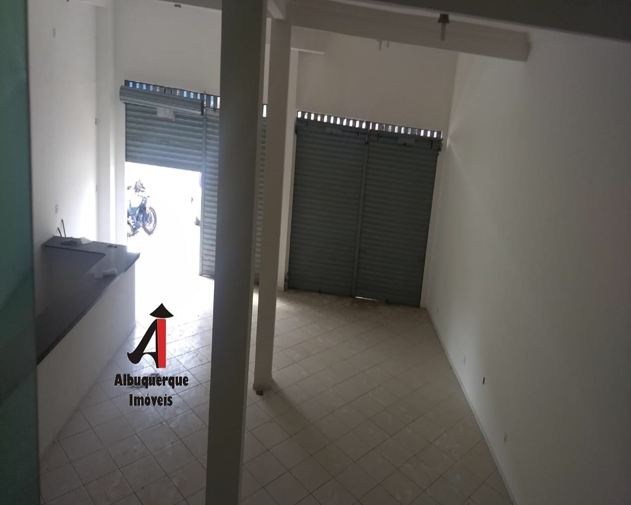 Prédio Inteiro para alugar com 3 quartos, 250m² - Foto 4