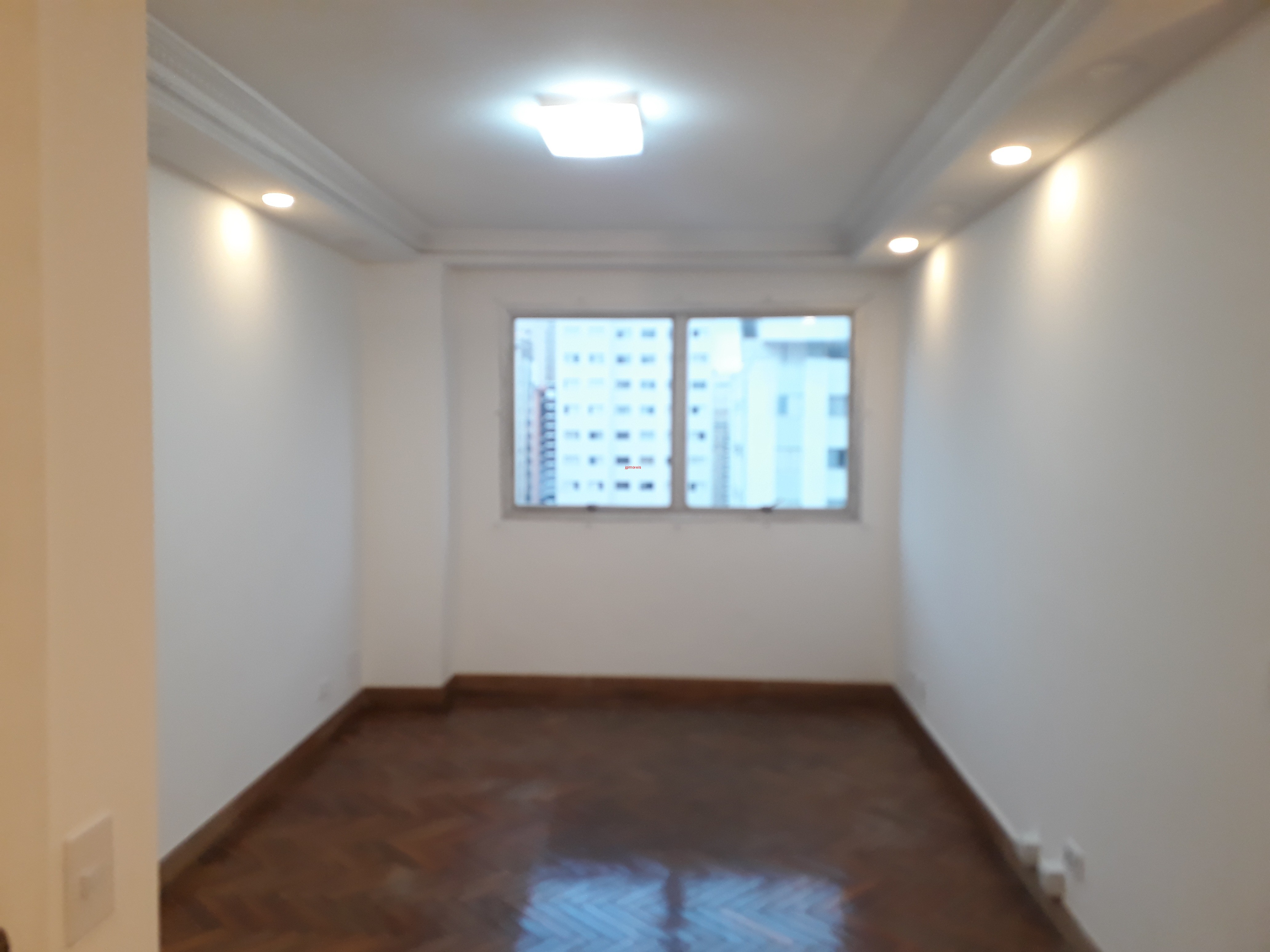 Apartamento à venda com 3 quartos, 110m² - Foto 2