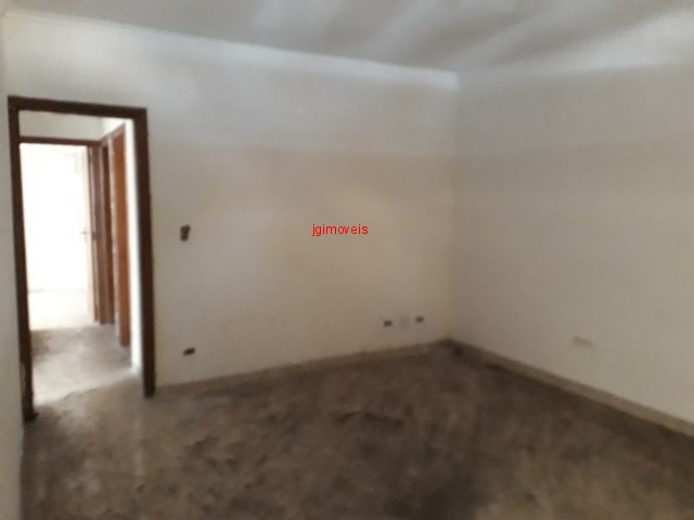 Casa à venda com 5 quartos, 210m² - Foto 4