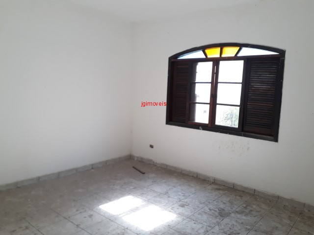 Casa à venda com 5 quartos, 210m² - Foto 9