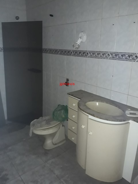 Casa à venda com 5 quartos, 210m² - Foto 12