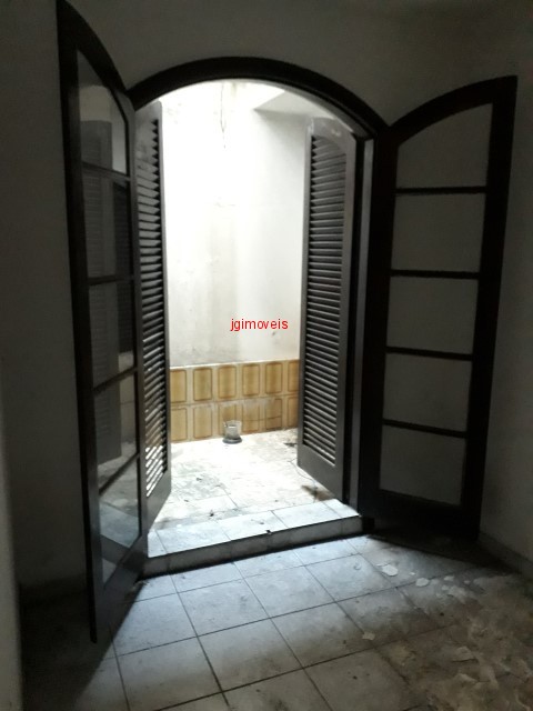 Casa à venda com 5 quartos, 210m² - Foto 18