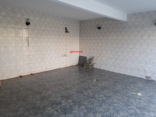 Casa à venda com 4 quartos, 100m² - Foto 2