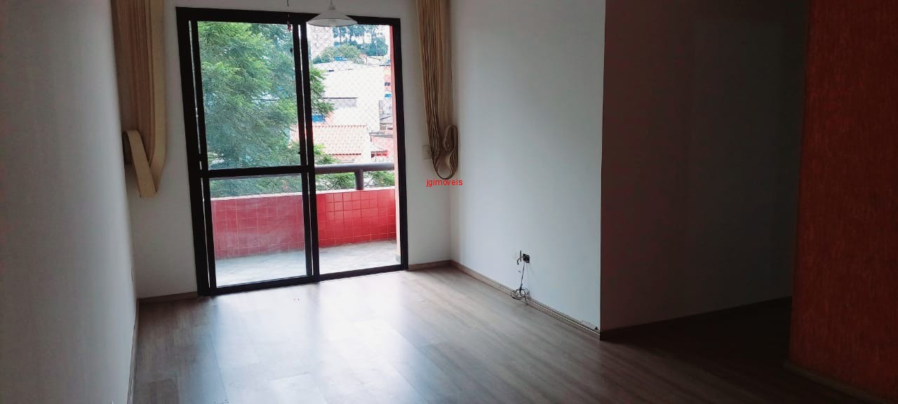 Apartamento à venda com 3 quartos, 74m² - Foto 2